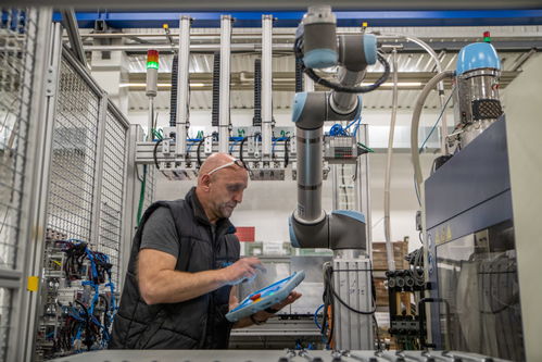 优傲协作机器人帮助企业实现生产自动化 解决塑料行业劳动力短缺问题